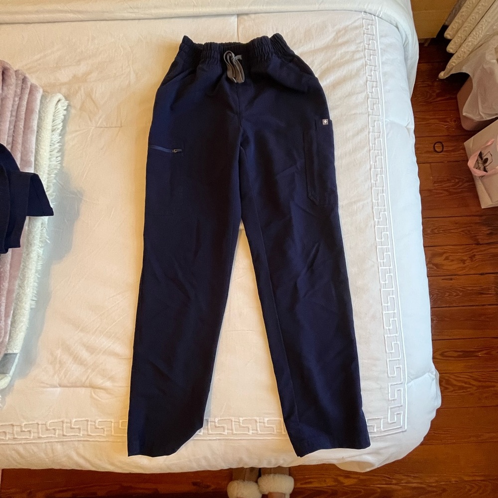 FIGS Yola Navy - XS Petite